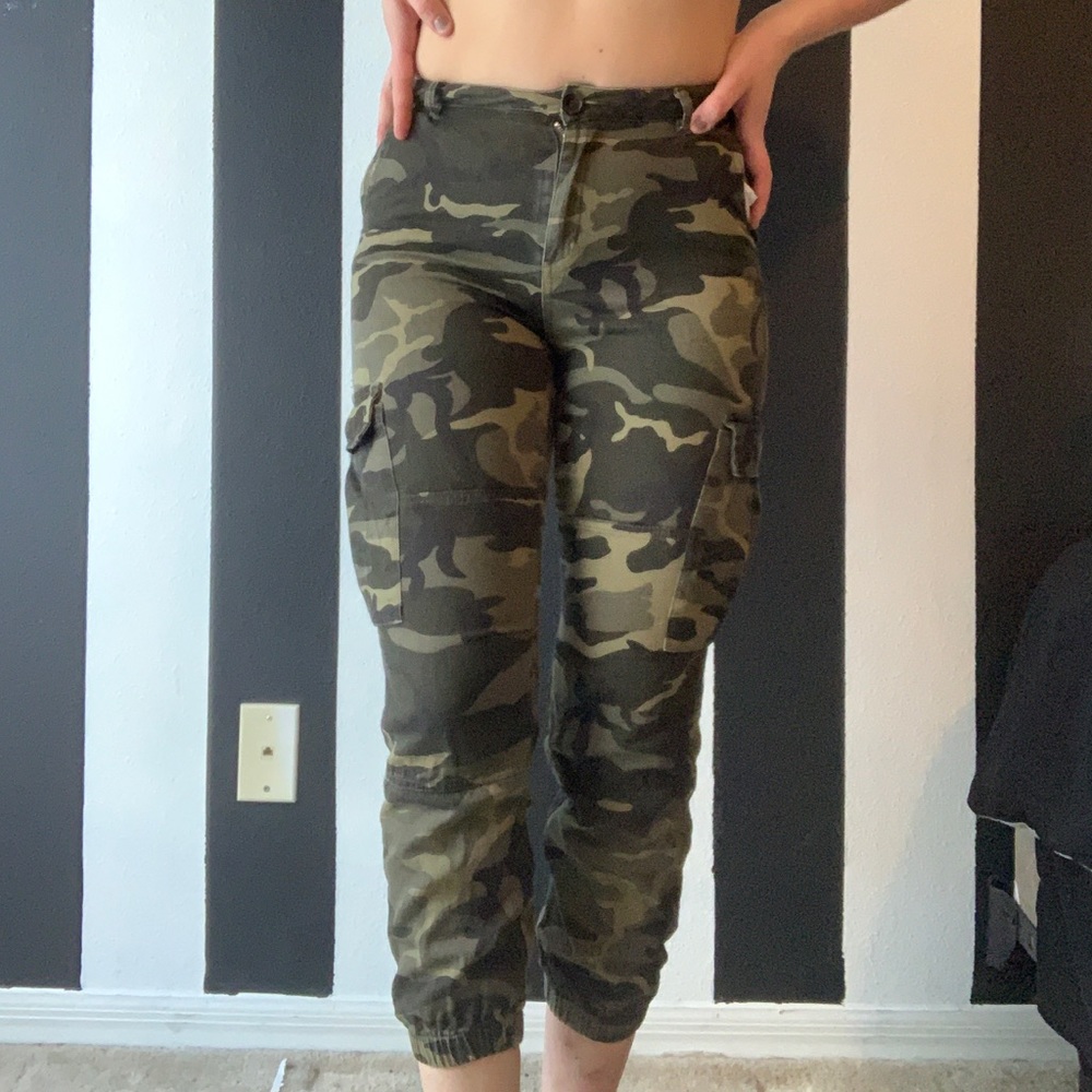 FASHION NOVA CARGO CAMO JOGGERS